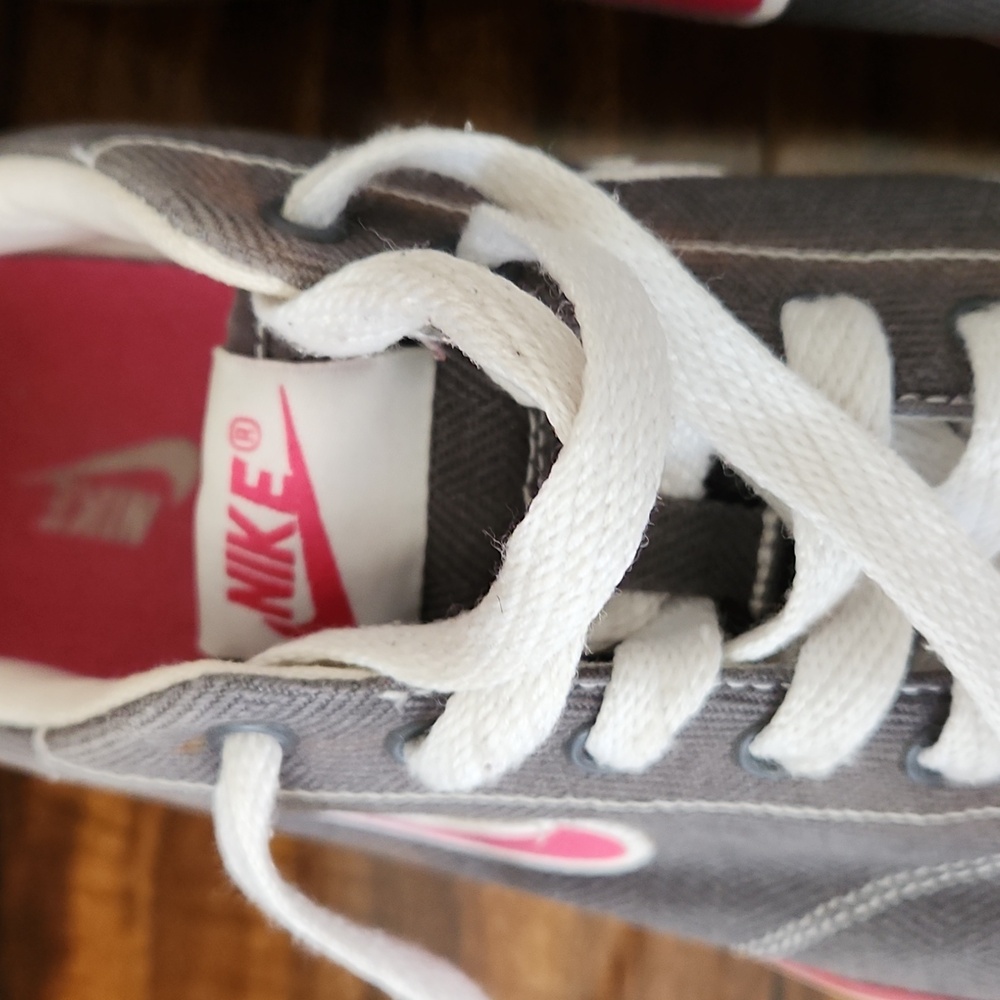 Nike Women Grey & Pink Shoes Sneakers 9.5 - Picture 8 of 9